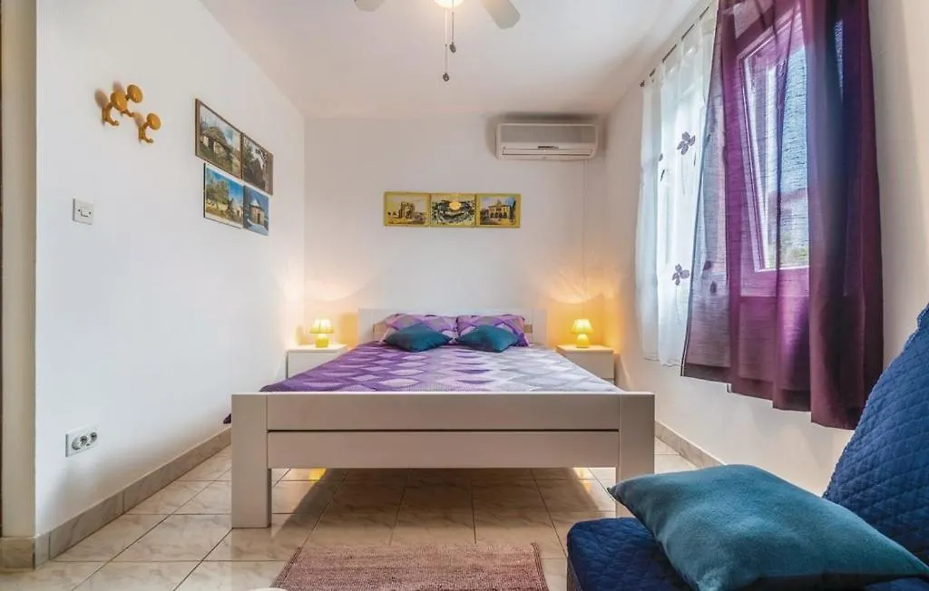 Apartment Vito Pola